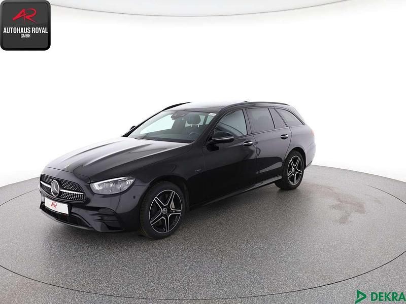 Obsidianschwarz Gebraucht 2021 Mercedes E300 AMG Kombi | 36.780 € (Guter Preis) - Bild 1/4