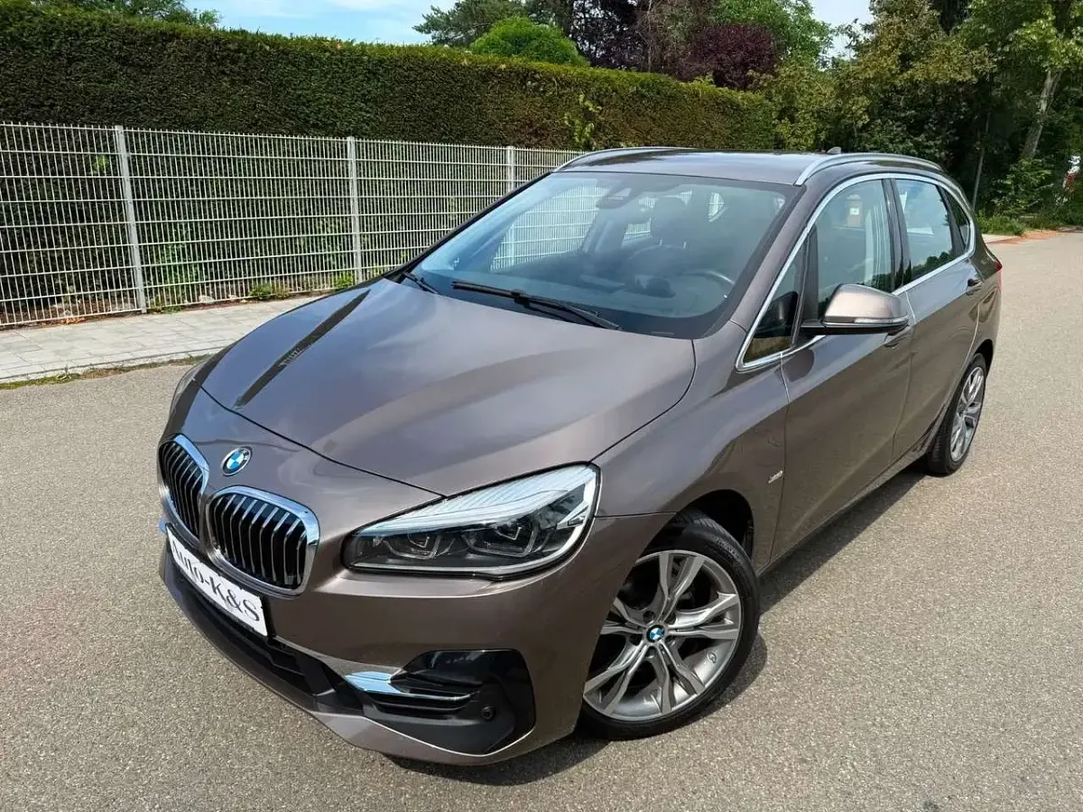 Gebraucht BMW 220 Luxury Line 190 PS (139 kW) 2018 Jucarobeige Van / Kleinbus