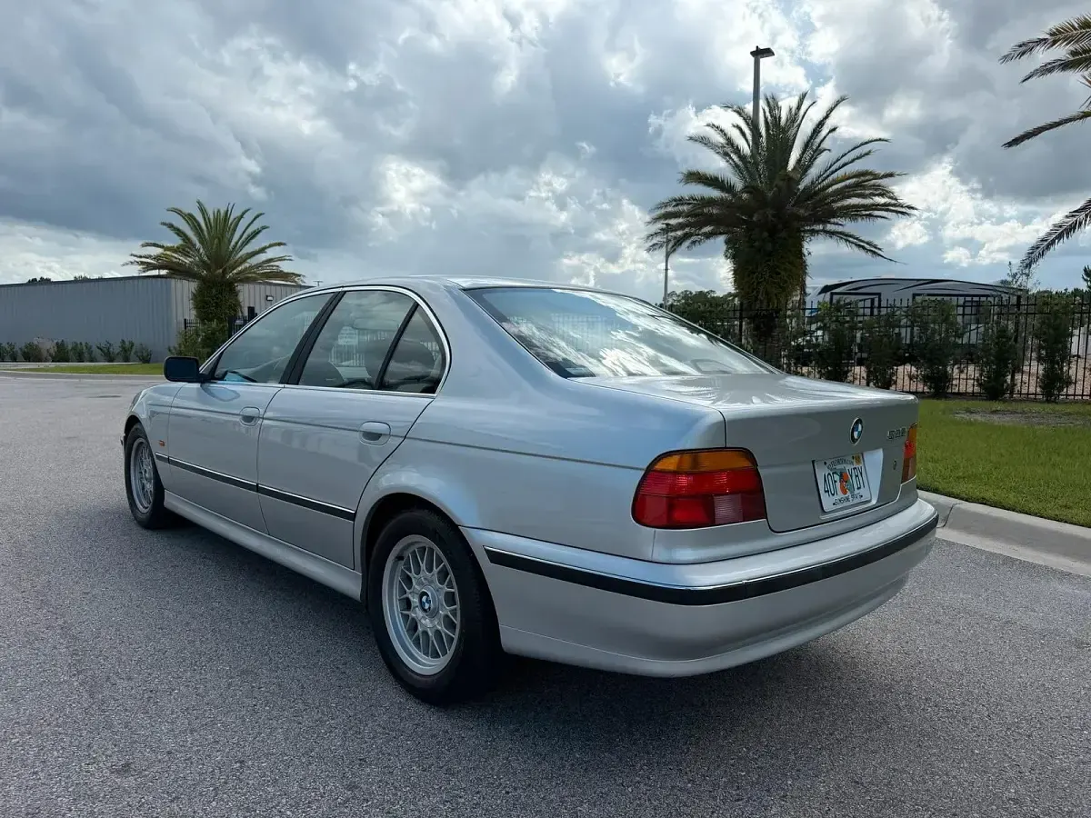 Gebraucht BMW 528 193 PS (141 kW) 2000 Silber Limousine