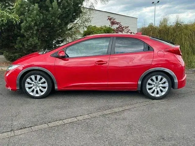 Gebraucht Honda Civic Lifestyle 120 PS (88 kW) 2013 Rot Kleinwagen