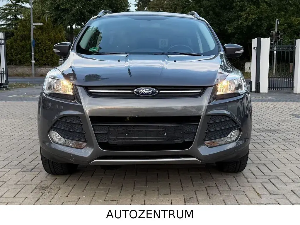 Gebraucht Ford Kuga Trend 140 PS (102 kW) 2014 Grau SUV