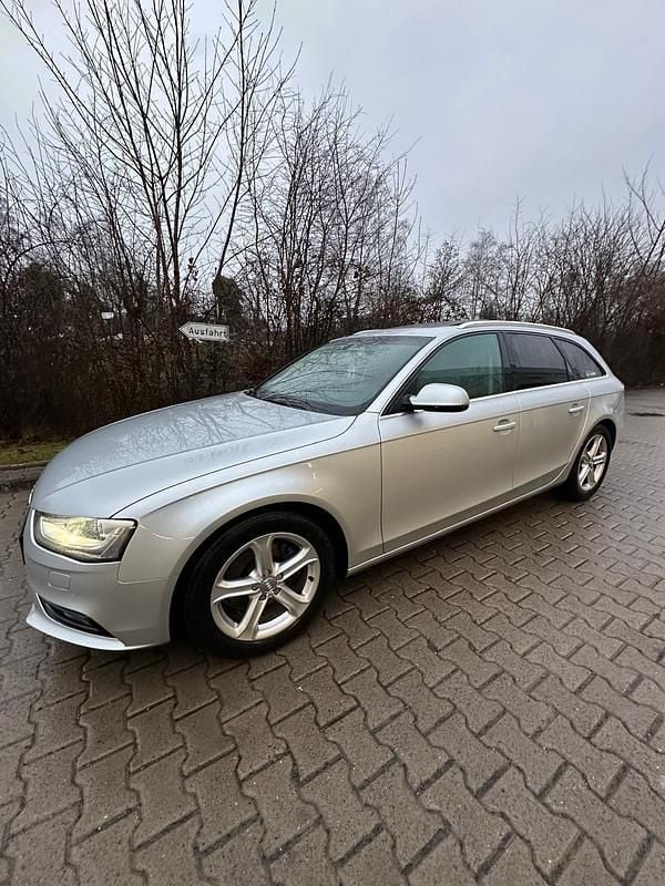 Gebraucht Audi A4 150 PS (110 kW) 2014 Grau Kombi