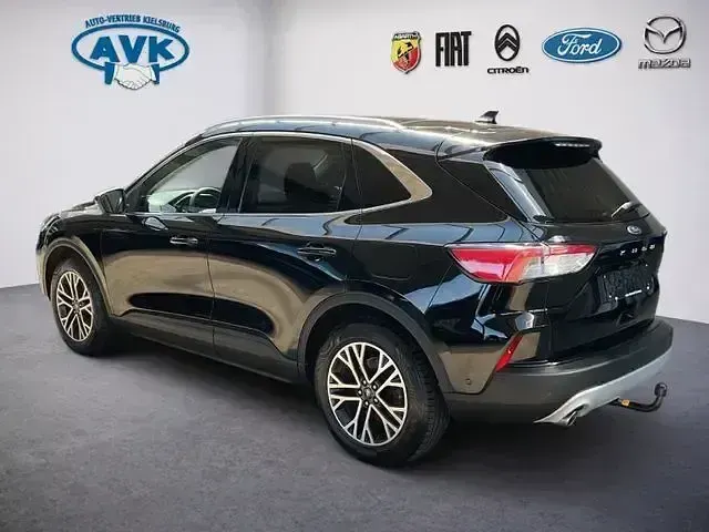 Używany Ford Kuga Titanium 190 KM (139 kW) 2020 Czarny SUV