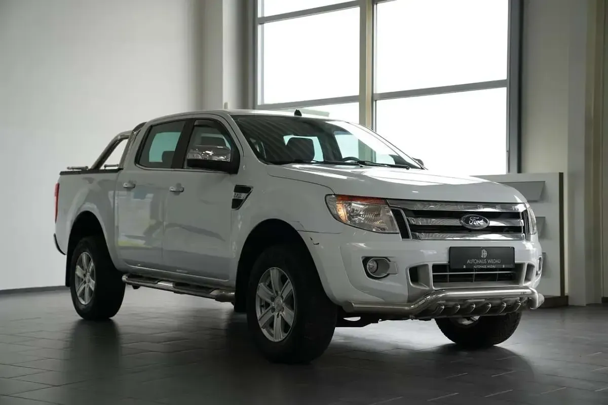 Gebraucht Ford Ranger Limited 150 PS (110 kW) 2015 Frostweiß Pickup