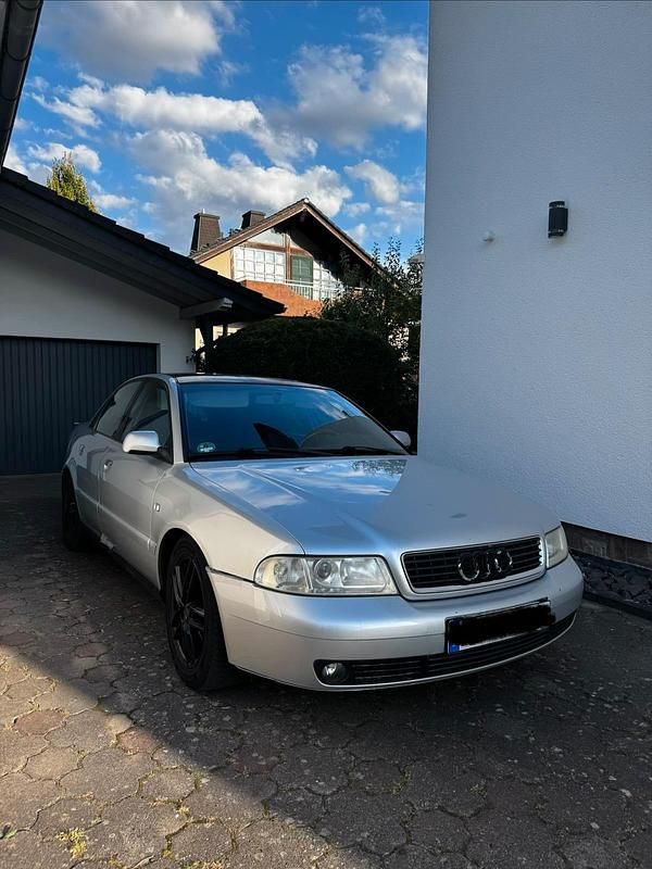 Gebraucht Audi A4 Basis 125 PS (91 kW) 2000 Schwarz Limousine