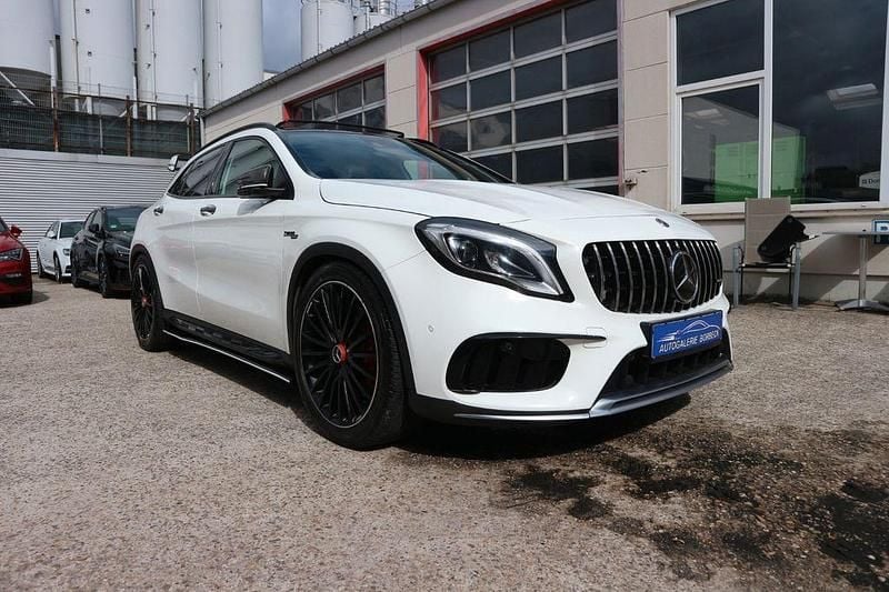 Weiß Gebraucht 2019 Mercedes GLA45 AMG AMG SUV | 27.900 € (Superpreis) - Bild 1/4