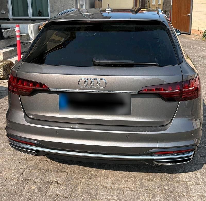 Gebraucht Audi A4 Comfort 190 PS (139 kW) 2019 Grau Kombi