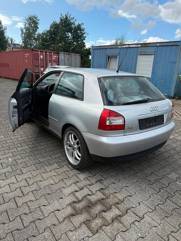 Silber Gebraucht 2004 Audi A3 Kleinwagen | 2.499 € (Guter Preis) - Bild 1/4