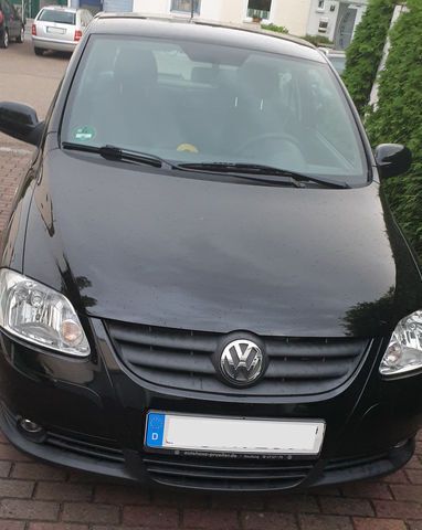 Gebraucht VW Fox 75 PS (55 kW) 2011 Schwarz Kleinwagen