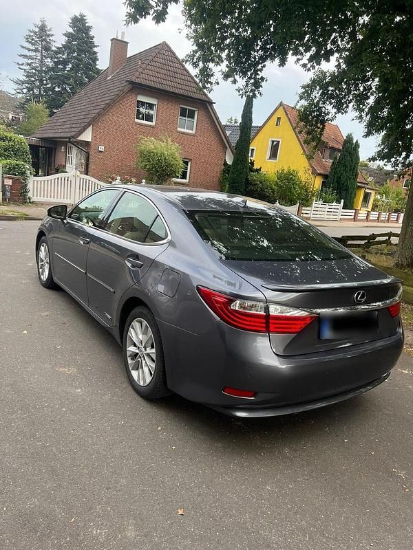 Gebraucht Lexus ES300H 200 PS (147 kW) 2013 Grau Limousine
