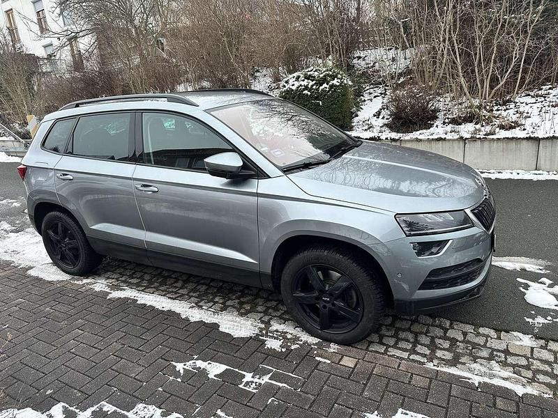 Grau Gebraucht 2022 Skoda Karoq Style SUV | 24.500 € (Fairer Preis) - Bild 1/4