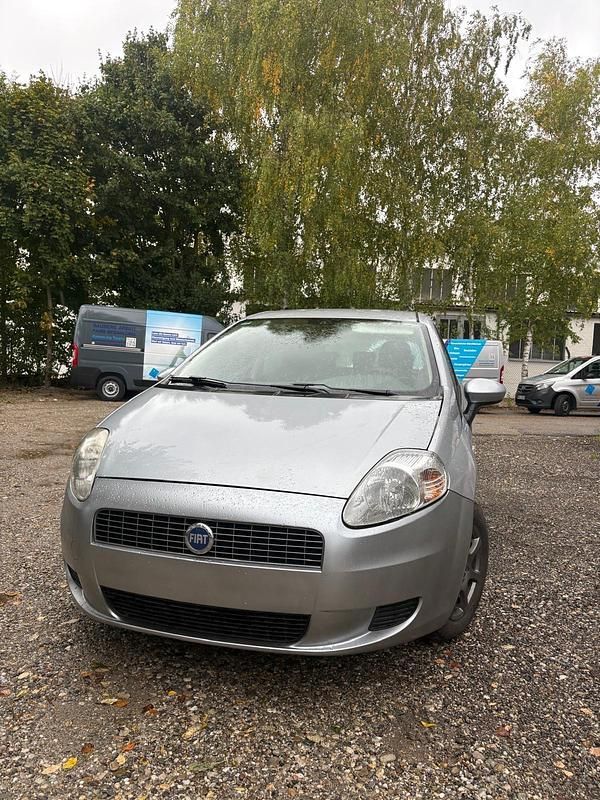 Silber Gebraucht 2006 Fiat Grande Punto Kleinwagen | 2.100 € (Guter Preis) - Bild 1/4