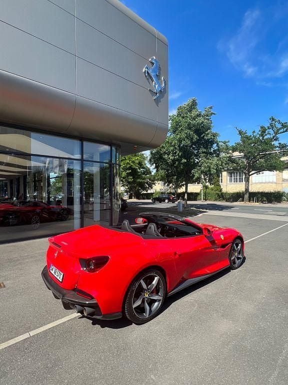 Rot Gebraucht 2023 Ferrari Portofino Cabrio | 289.000 € - Bild 1/4