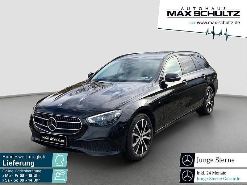 Schwarz Gebraucht 2021 Mercedes E300 Night Kombi | 34.980 € (Etwas zu teuer) - Bild 1/4
