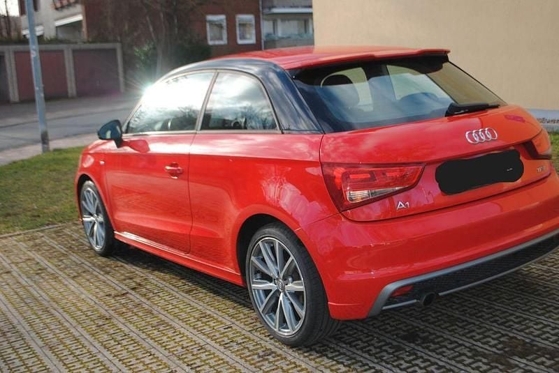 Gebraucht Audi A1 Admired 86 PS (63 kW) 2013 Rot Kleinwagen