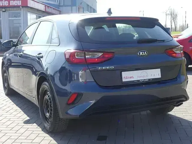 Gebraucht Kia Ceed 140 PS (102 kW) 2019 Blau Kleinwagen