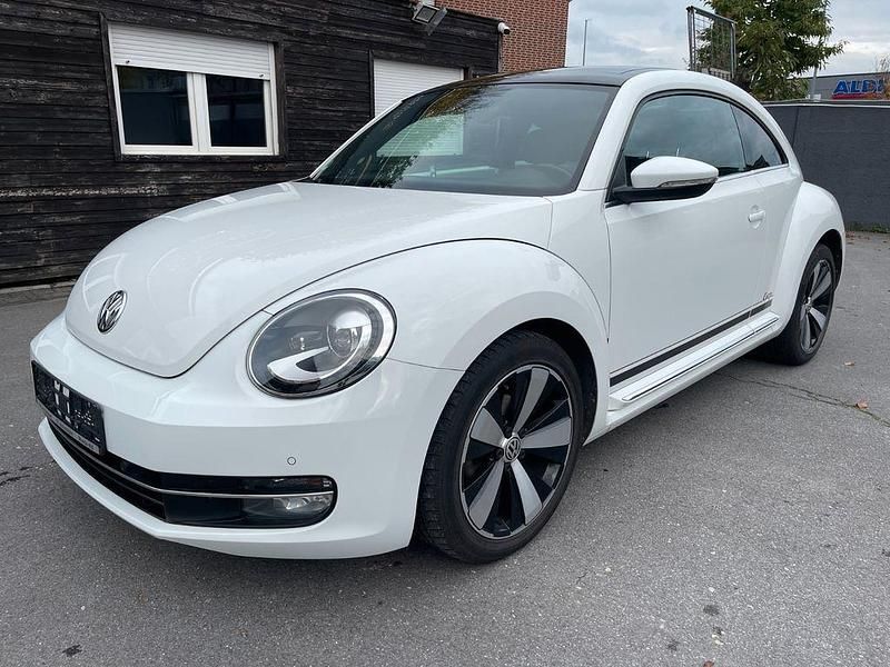 Weiß Gebraucht 2015 VW Beetle Cup Limousine | 14.990 € (Fairer Preis) - Bild 1/4