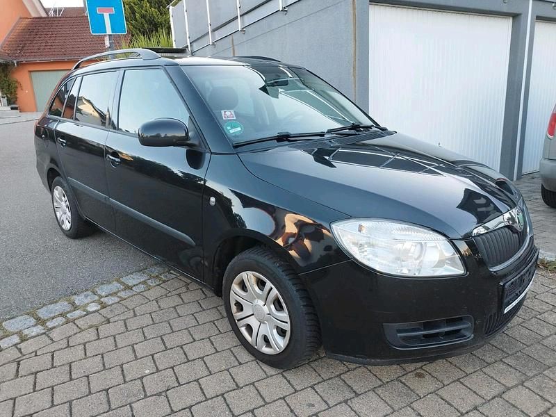 Schwarz Gebraucht 2009 Skoda Fabia Kombi | 1.850 € (Fairer Preis) - Bild 1/4