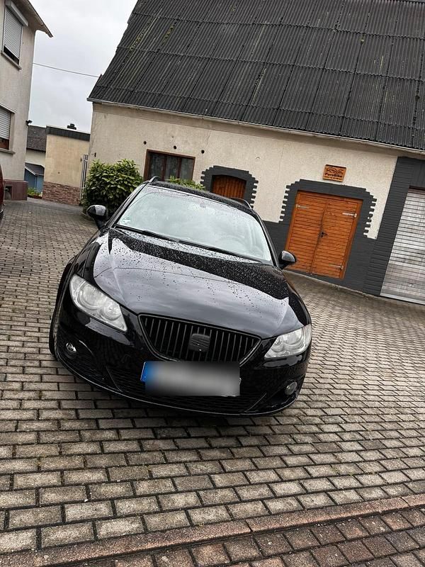 Schwarz Gebraucht 2011 Audi A4 Ambiente Kombi | 5.700 € (Superpreis) - Bild 1/4