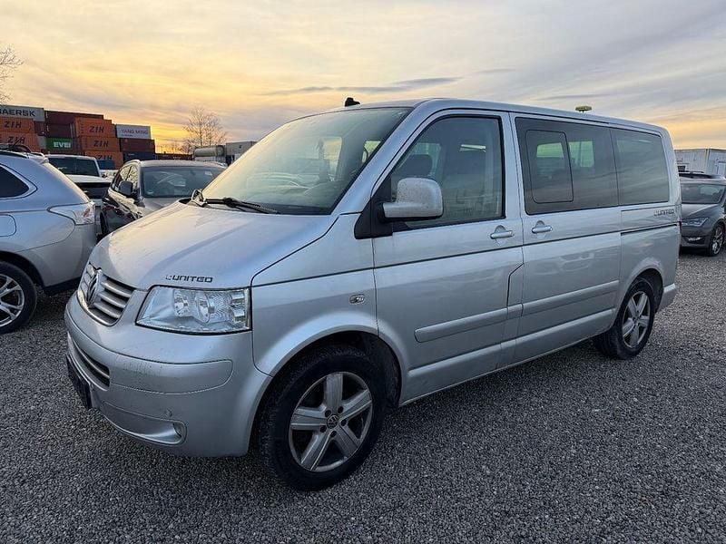 Silber Gebraucht 2009 VW Multivan United Van | 5.999 € (Superpreis) - Bild 1/4