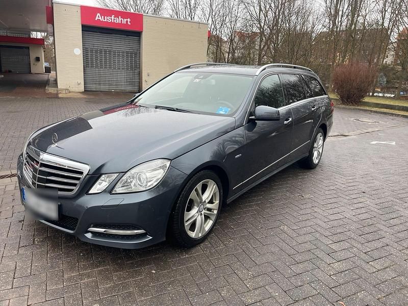 Gebraucht Mercedes E350 265 PS (194 kW) 2011 Grau Kombi
