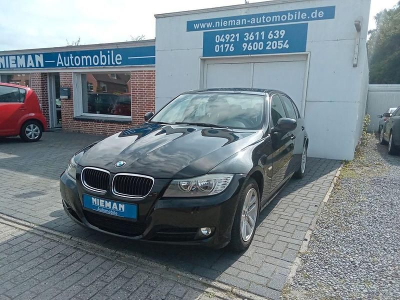 Schwarz Gebraucht 2010 BMW 318 Sport Line Limousine | 5.680 € (Fairer Preis) - Bild 1/4