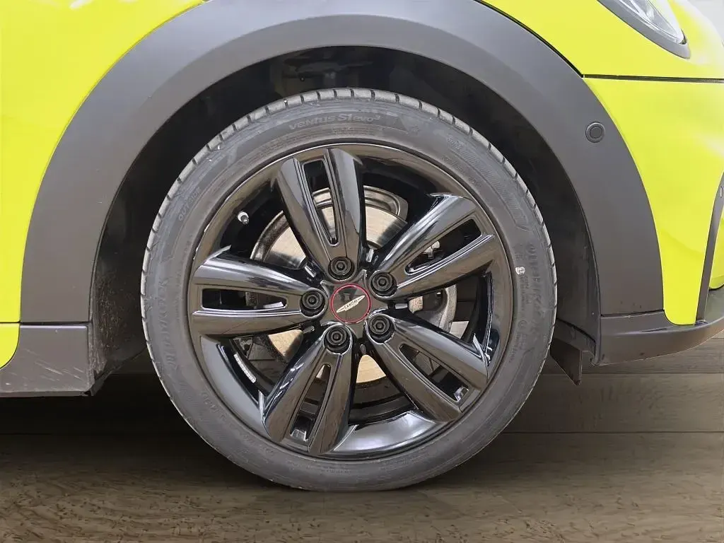 Gebraucht Mini Cooper 136 PS (100 kW) 2023 Gelb Kleinwagen