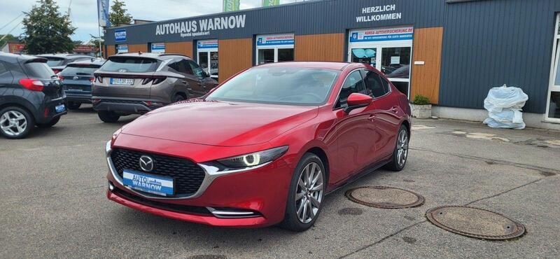 Rot (metallic) Gebraucht 2020 Mazda 3 Selection Limousine | 19.990 € (Fairer Preis) - Bild 1/4