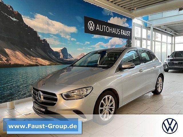 Silber Gebraucht 2019 Mercedes B180 Progressive Van / Kleinbus | 18.450 € (Guter Preis) - Bild 1/4