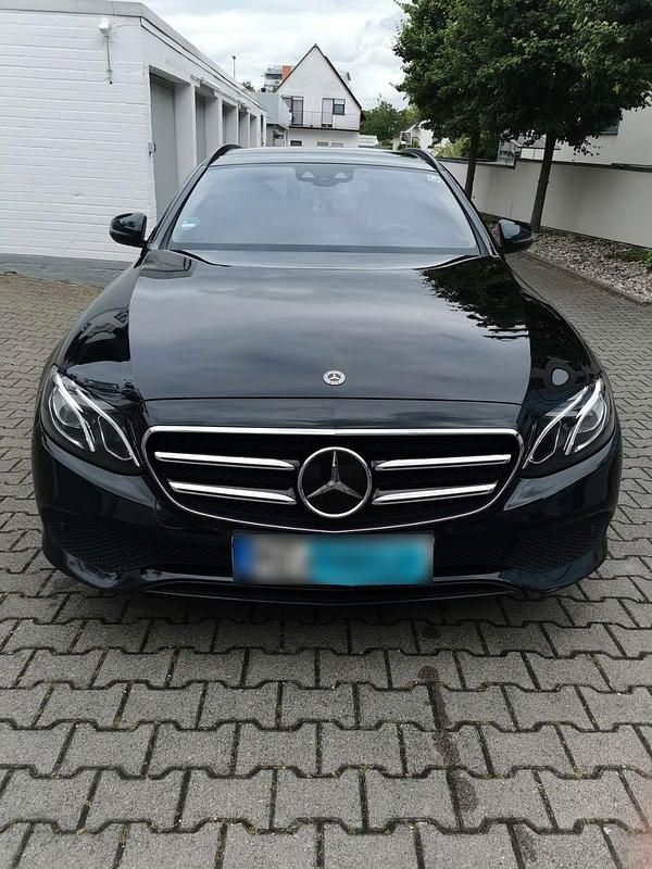 Gebraucht Mercedes E220 194 PS (142 kW) 2017 Schwarz Kombi