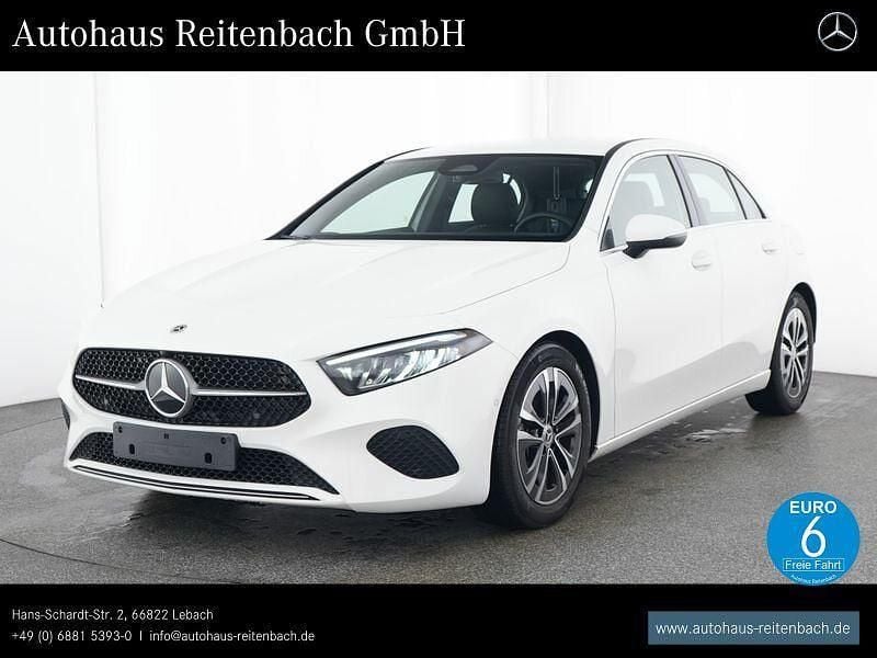 Unilack polarweiß Gebraucht 2024 Mercedes A180 Progressive Limousine | 27.349 € (Guter Preis) - Bild 1/4