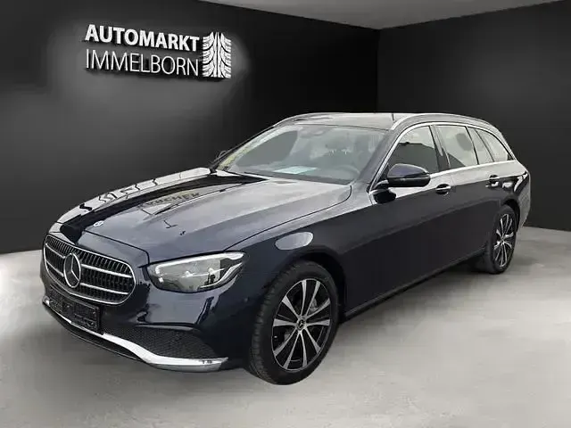 Gebraucht Mercedes E300 306 PS (225 kW) 2022 Blau Limousine