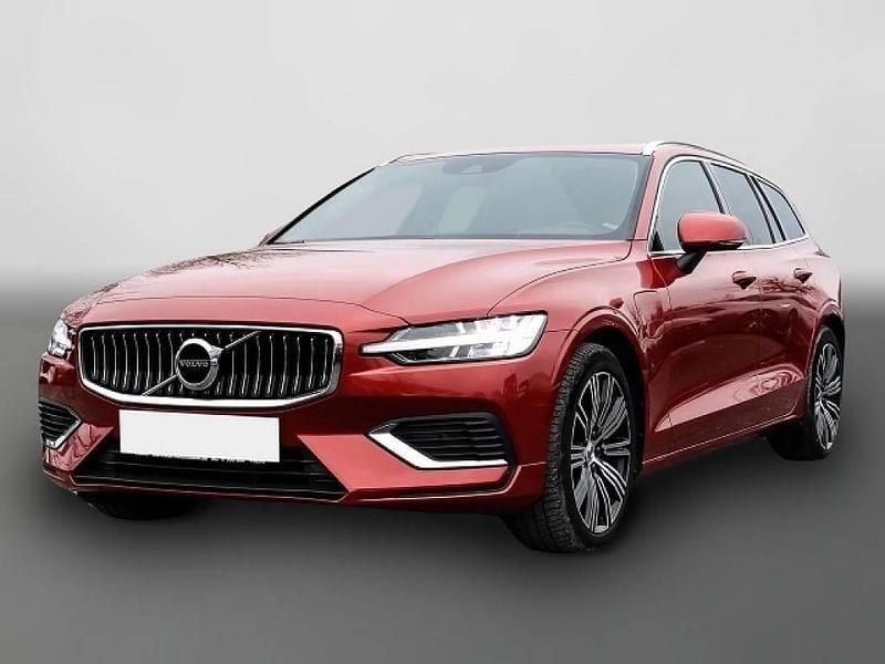 Gebraucht Volvo V60 Core 398 PS (292 kW) 2022 Rot Kombi