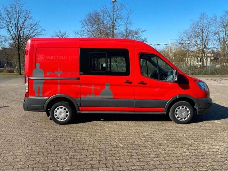 Gebraucht Ford Transit Trend 105 PS (77 kW) 2017 Racerot Van