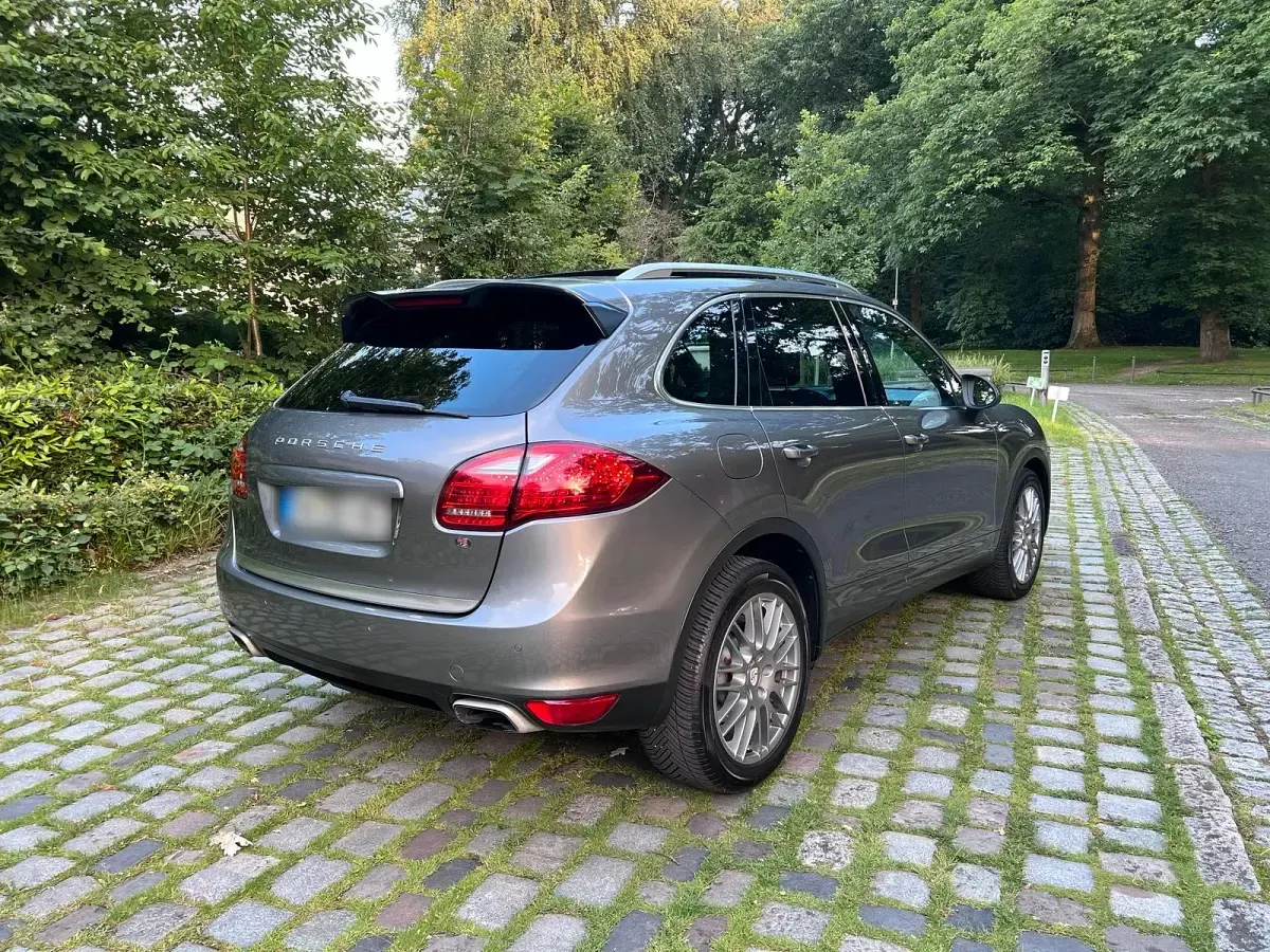 Gebraucht Porsche Cayenne 239 PS (175 kW) 2011 Grau SUV