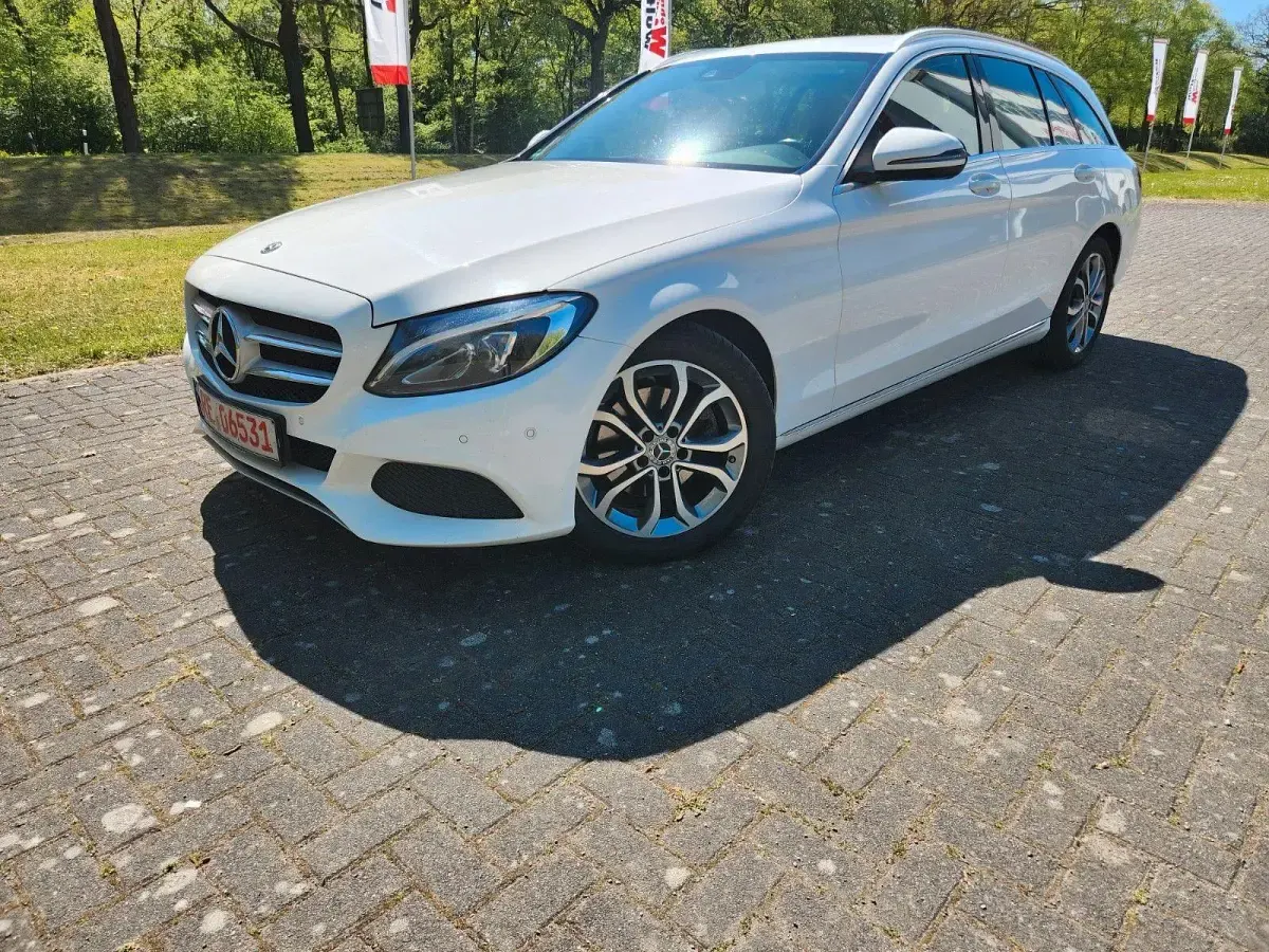 Gebraucht Mercedes C220 Avantgarde 170 PS (125 kW) 2017 Weiß Kombi