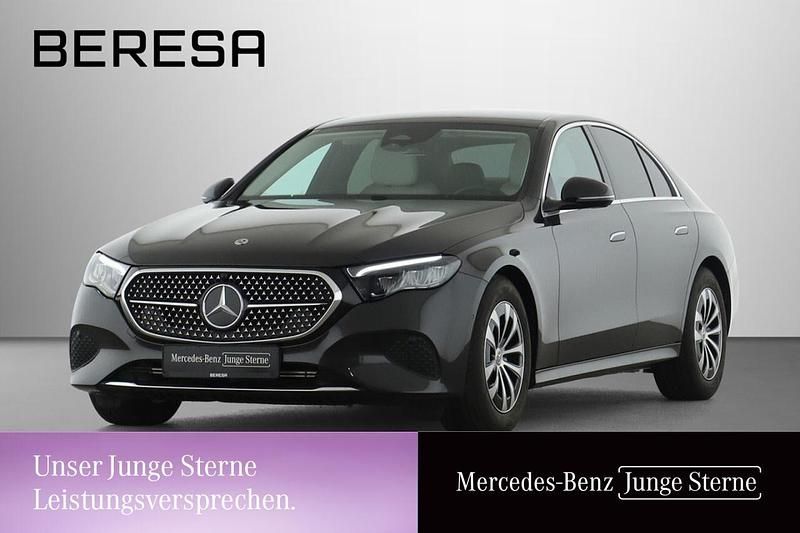 Grau Gebraucht 2024 Mercedes E220 Avantgarde Limousine | 50.880 € (Guter Preis) - Bild 1/3