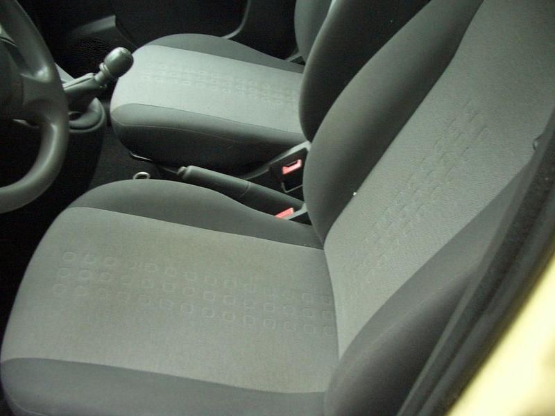 Używany Fiat Panda 69 KM (50 kW) 2012 Beżowy Hatchback