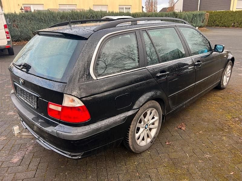 Gebraucht BMW 320 Lifestyle 150 PS (110 kW) 2004 Schwarz Kombi