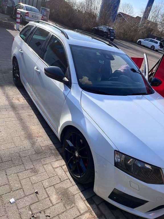 Gebraucht Skoda Octavia RS 184 PS (135 kW) 2016 Weiß Kleinwagen