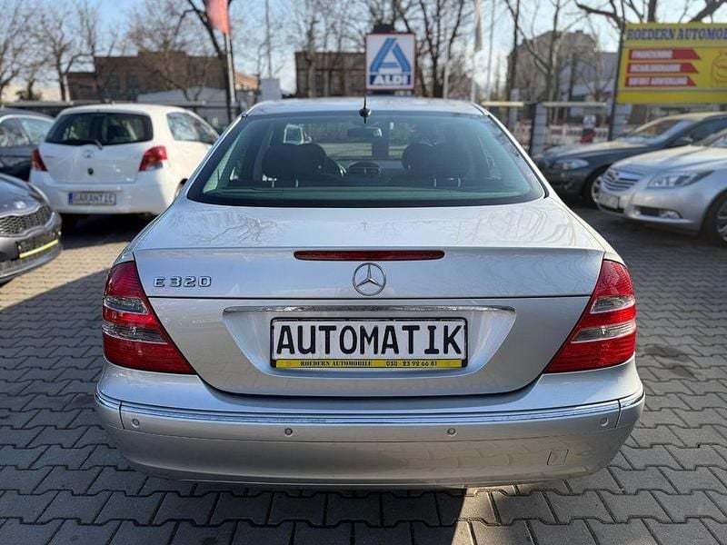 Gebraucht Mercedes E320 Elegance 224 PS (164 kW) 2002 Silber Limousine