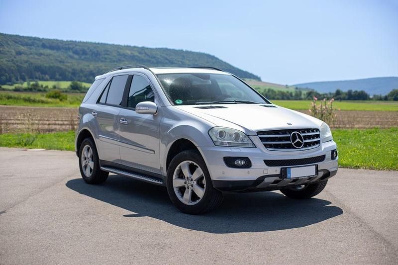 Silber Gebraucht 2005 Mercedes ML500 SUV | 11.990 € (Fairer Preis) - Bild 1/4
