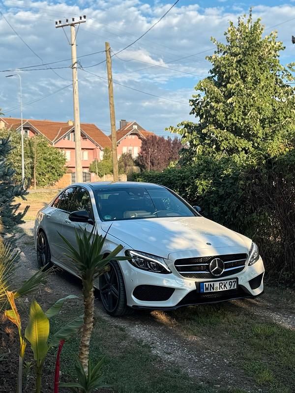 Weiß Gebraucht 2018 Mercedes C400 Limousine | 23.000 € (Fairer Preis) - Bild 1/4
