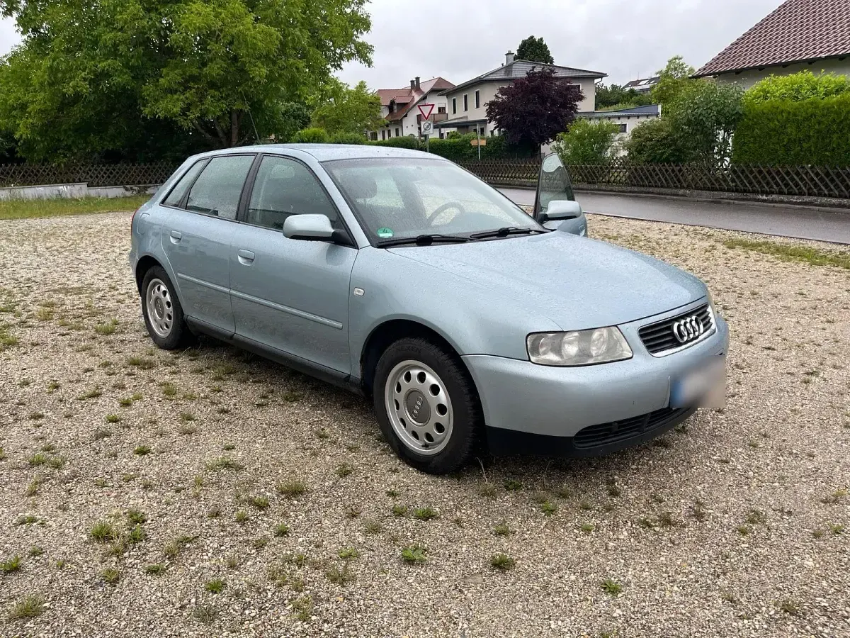 Gebraucht Audi A3 102 PS (75 kW) 2001 Blau Kleinwagen