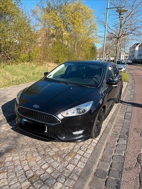 Gebraucht Ford Focus Titanium 150 PS (110 kW) 2015 Schwarz Limousine