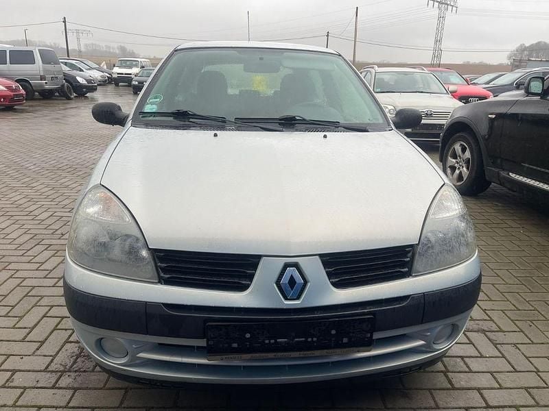 Gebraucht Renault Clio II Authentique 58 PS (42 kW) 2004 Silber Limousine