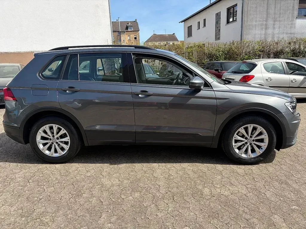 Gebraucht VW Tiguan 125 PS (91 kW) 2018 Indiumgrau SUV