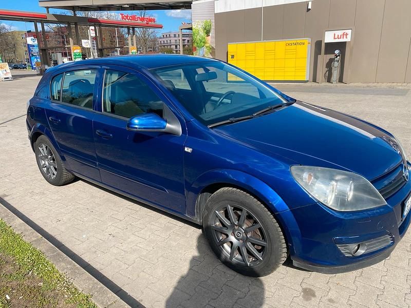 Gebraucht Opel Astra 105 PS (77 kW) 2005 Blau Limousine