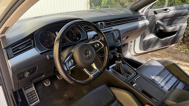 Weiß Gebraucht 2016 VW Passat R-line Kombi | 12.500 € (Fairer Preis) - Bild 1/4