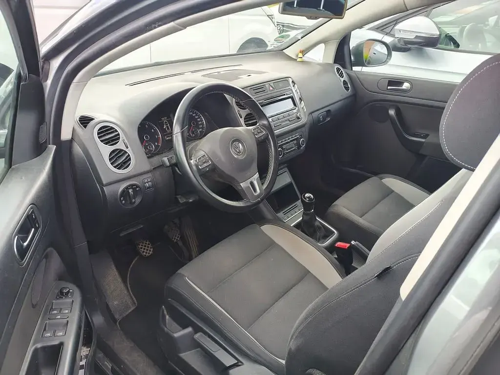 Gebraucht VW Golf Plus Cross Life 105 PS (77 kW) 2013 United grey metallic Van / Kleinbus